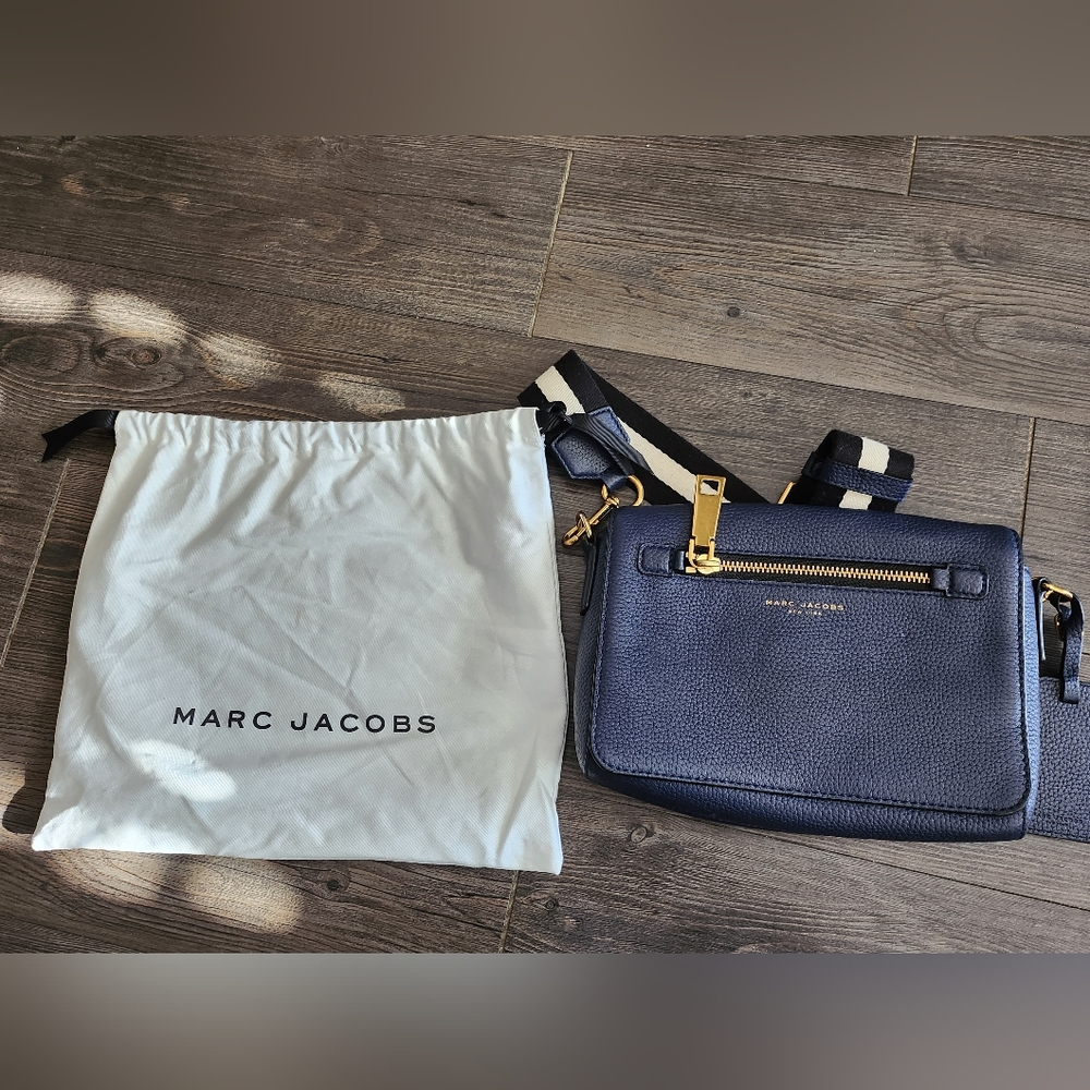 Marc Jacob's Gotham city crossbody